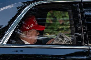 Trump reads a tabloid article about China’s response to US tariffs